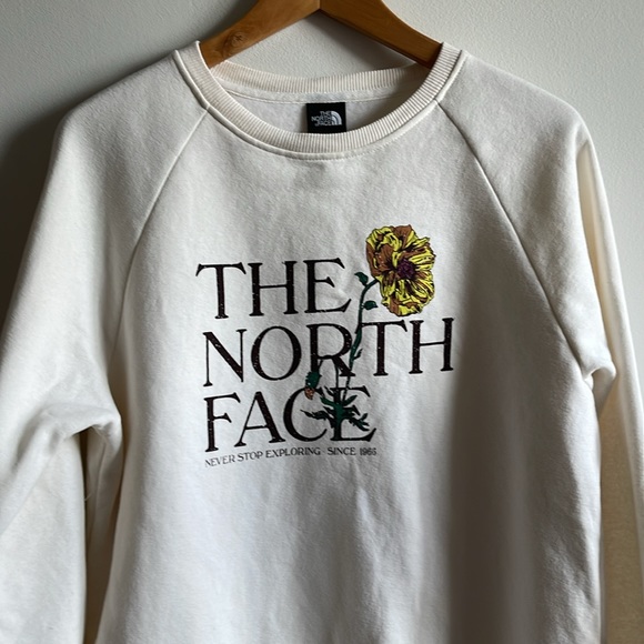 The North Face Graphic Flower Sweatshirt - Picture 3 of 6
